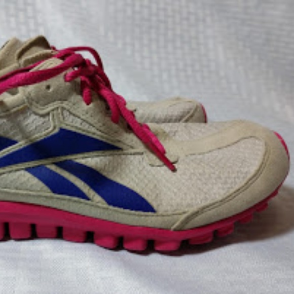 Reebok Realflex Run Suede Women's Running Shoes - Picture 2 of 8